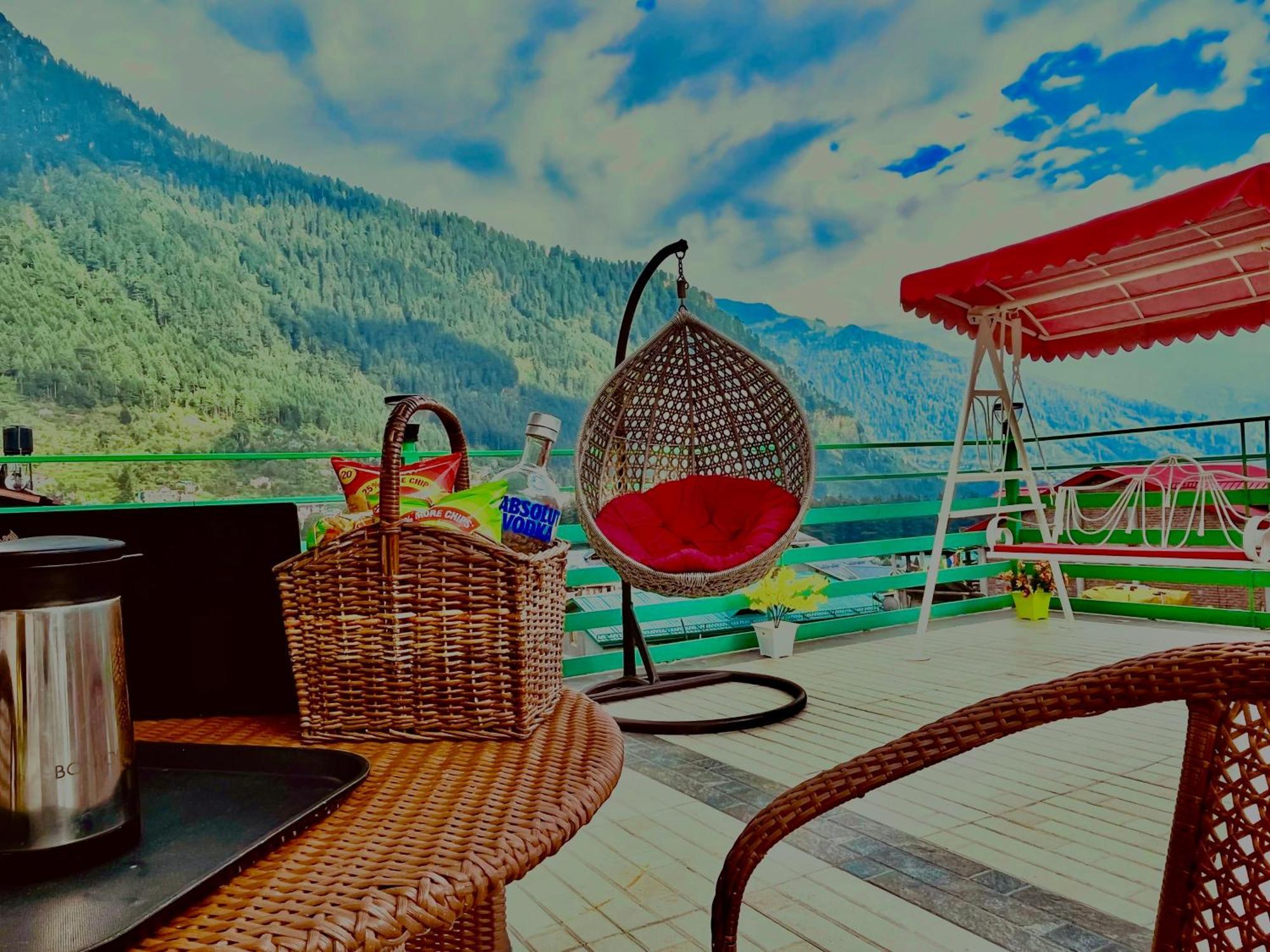 Vista - Centrally Heated & Air Cooled Near Mall Road Manali (Himachal Pradesh)